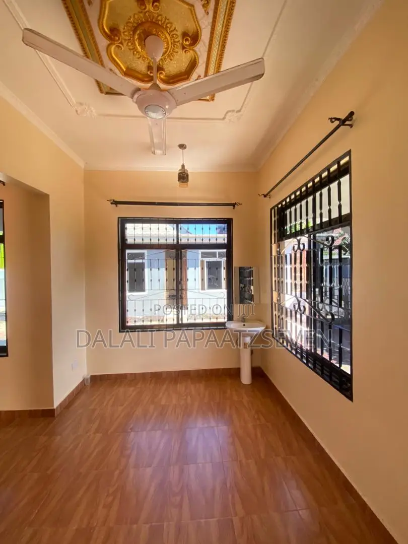 3bdrm House in Dalalipapaatzseven, Mbweni for rent