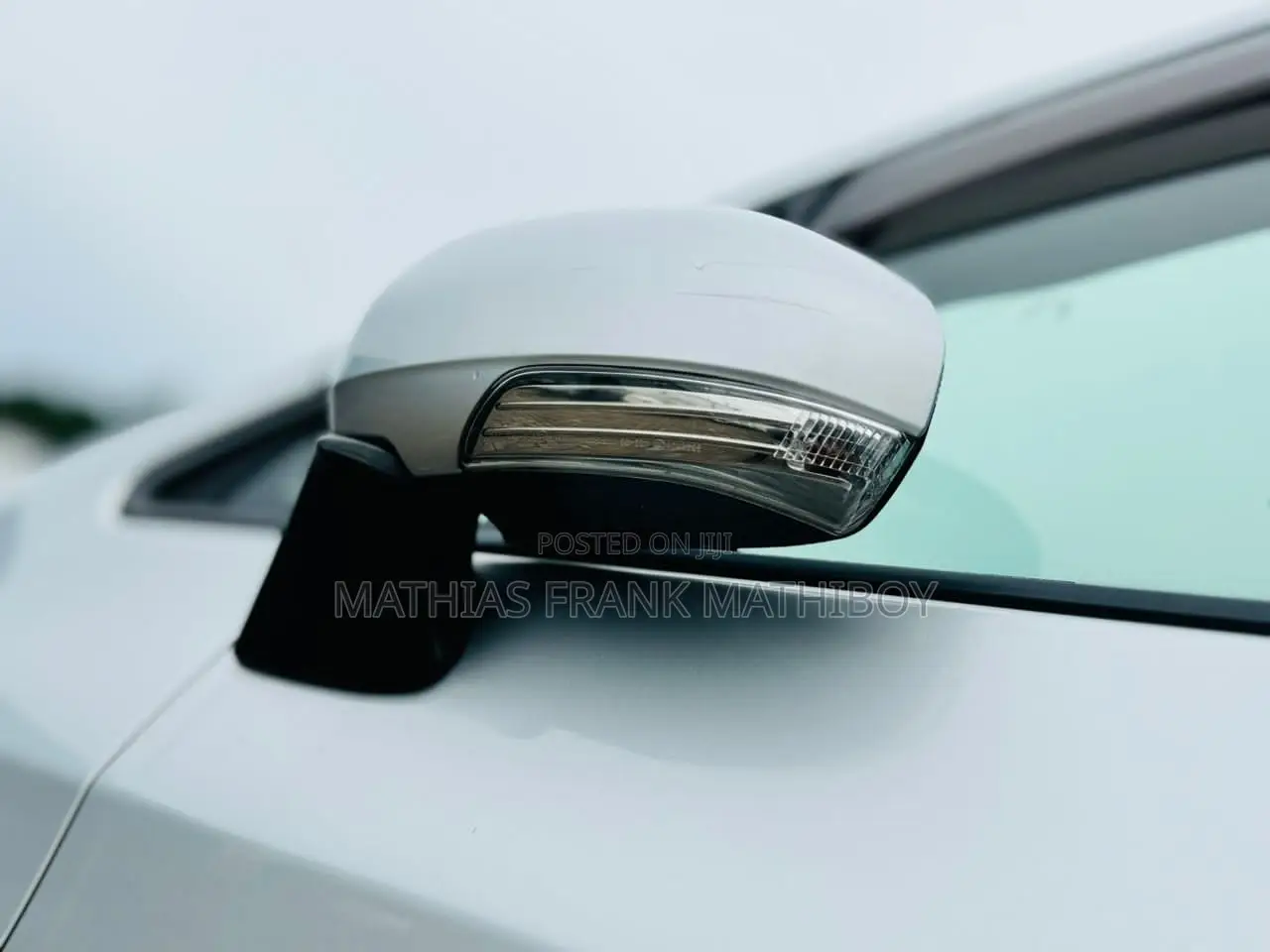 Toyota Ractis 2010 Silver