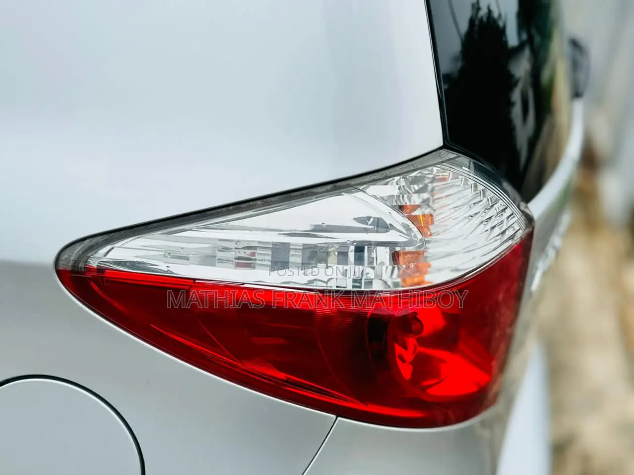 Toyota Ractis 2010 Silver
