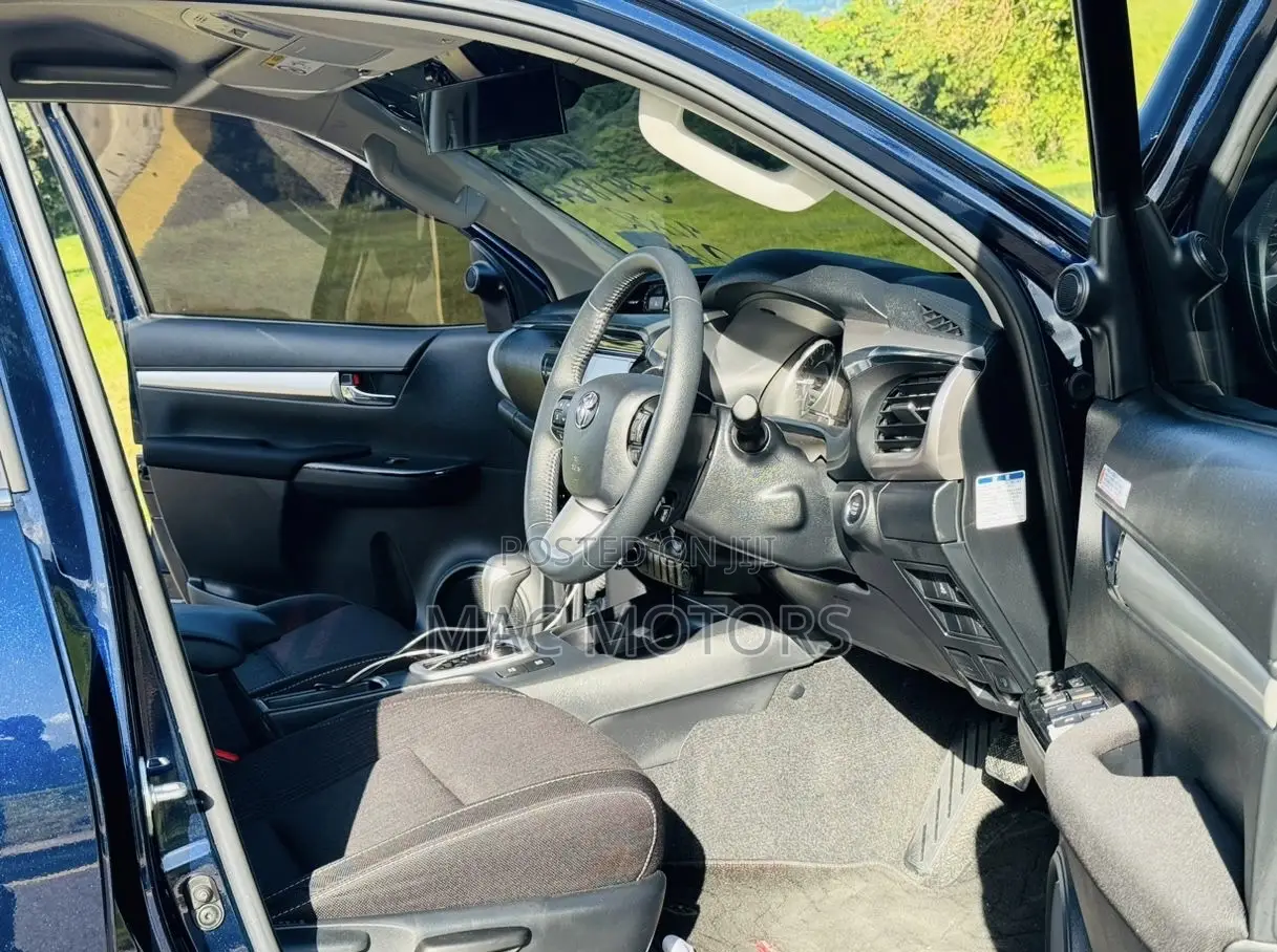 Toyota Hilux 2.4 Diesel 2020 Blue