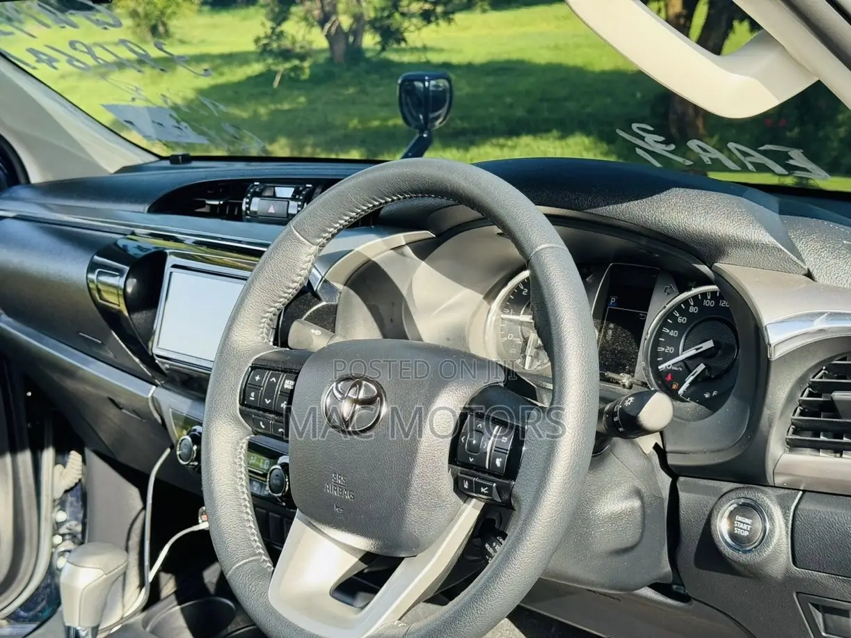 Toyota Hilux 2.4 Diesel 2020 Blue