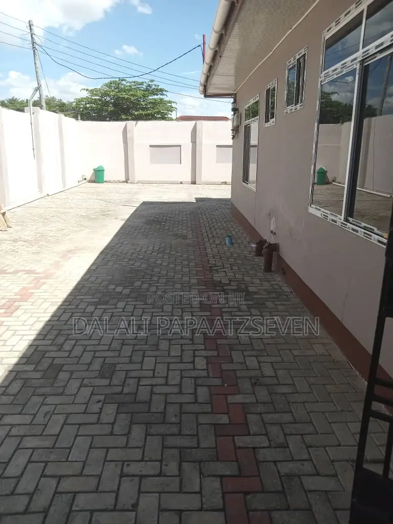 2bdrm Apartment in Dalalipapaatzseven, Kinondoni for rent
