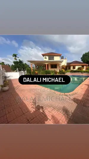 5bdrm Bungalow in Ada Estate for rent