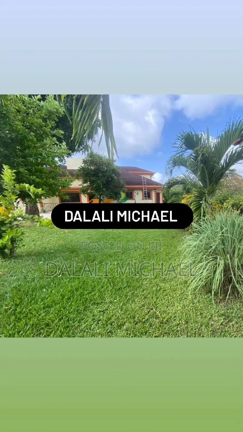 5bdrm Bungalow in Ada Estate for rent