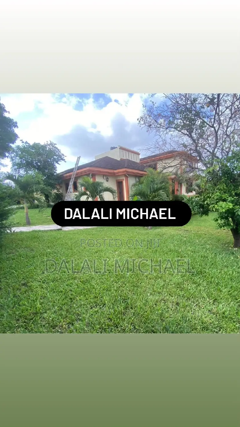 5bdrm Bungalow in Ada Estate for rent