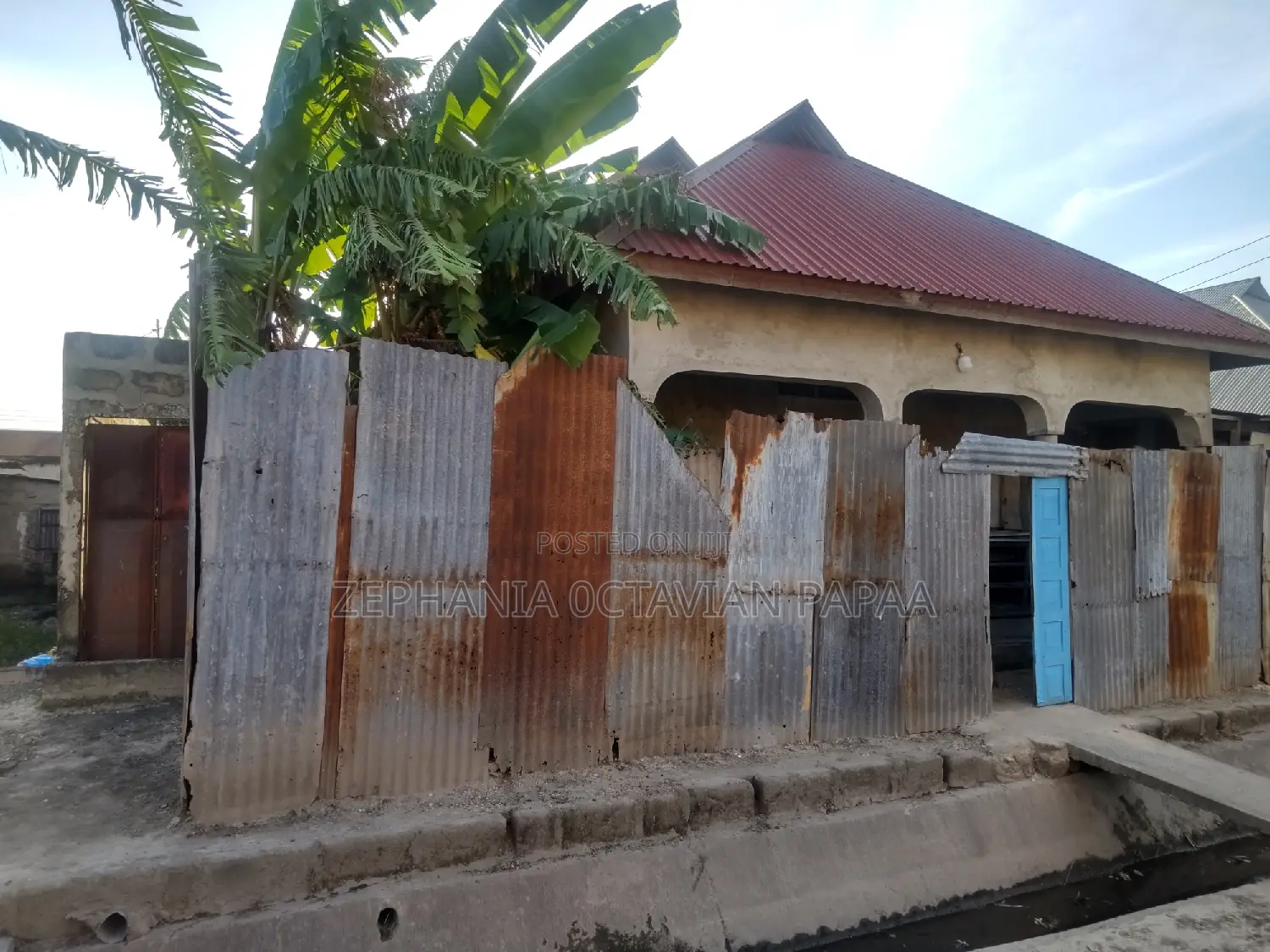 11bdrm Apartment in Tandika for sale