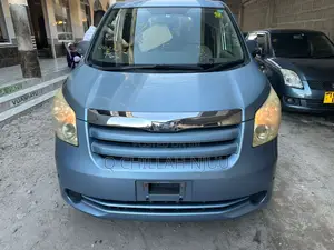 Toyota Noah 2010 Teal