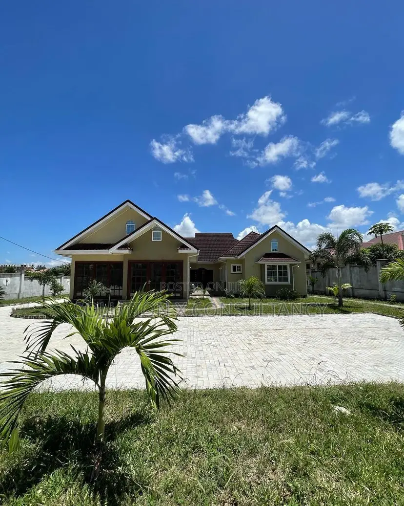5bdrm House in Bunju for sale