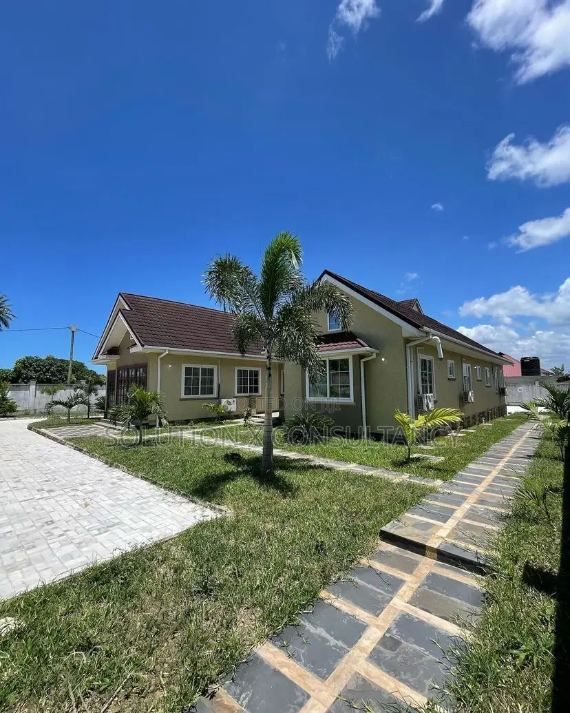 5bdrm House in Bunju for sale