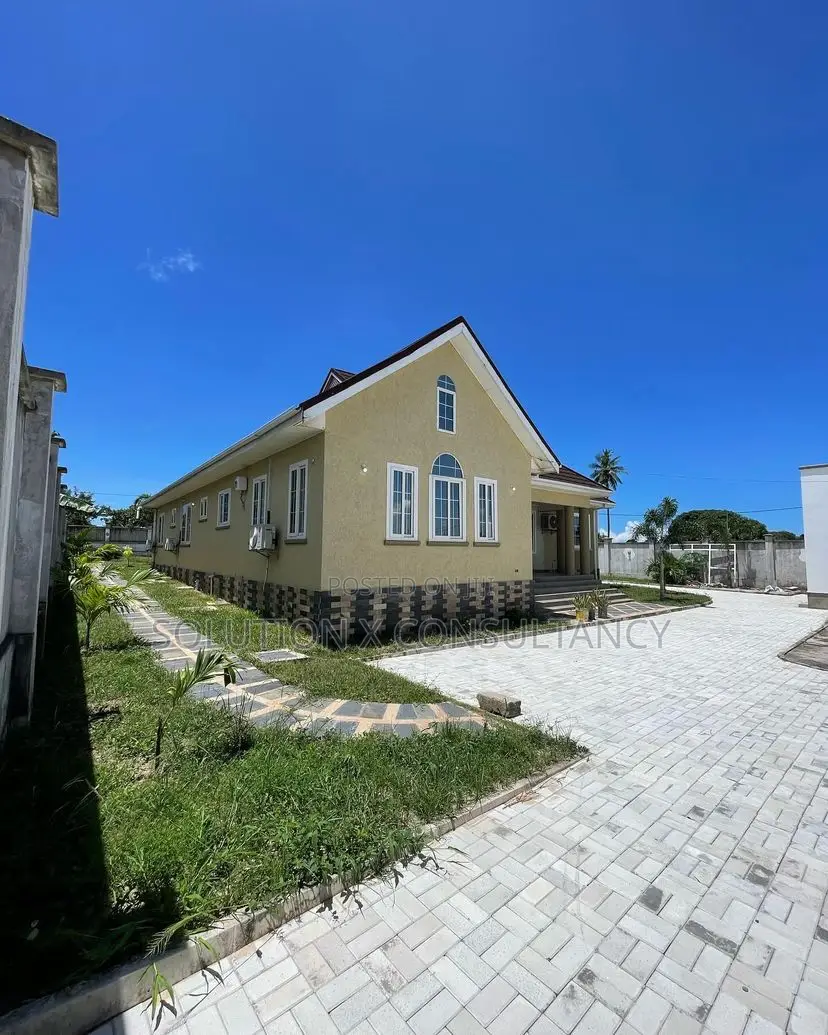 5bdrm House in Bunju for sale