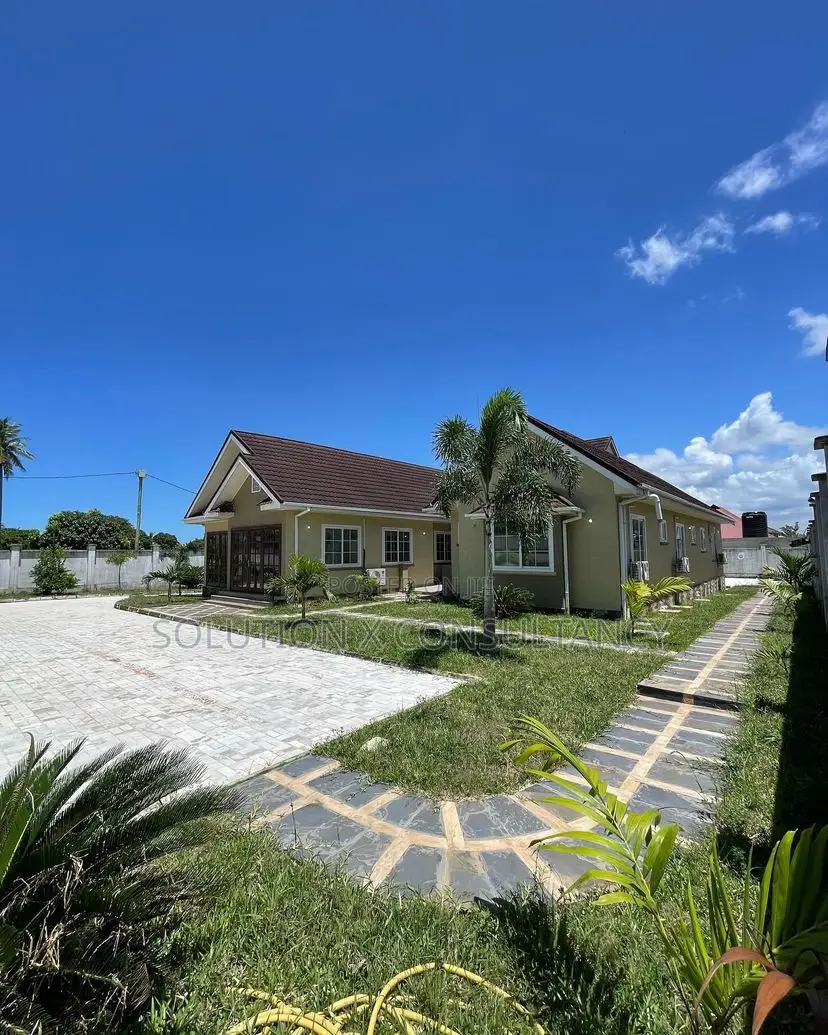 5bdrm House in Bunju for sale