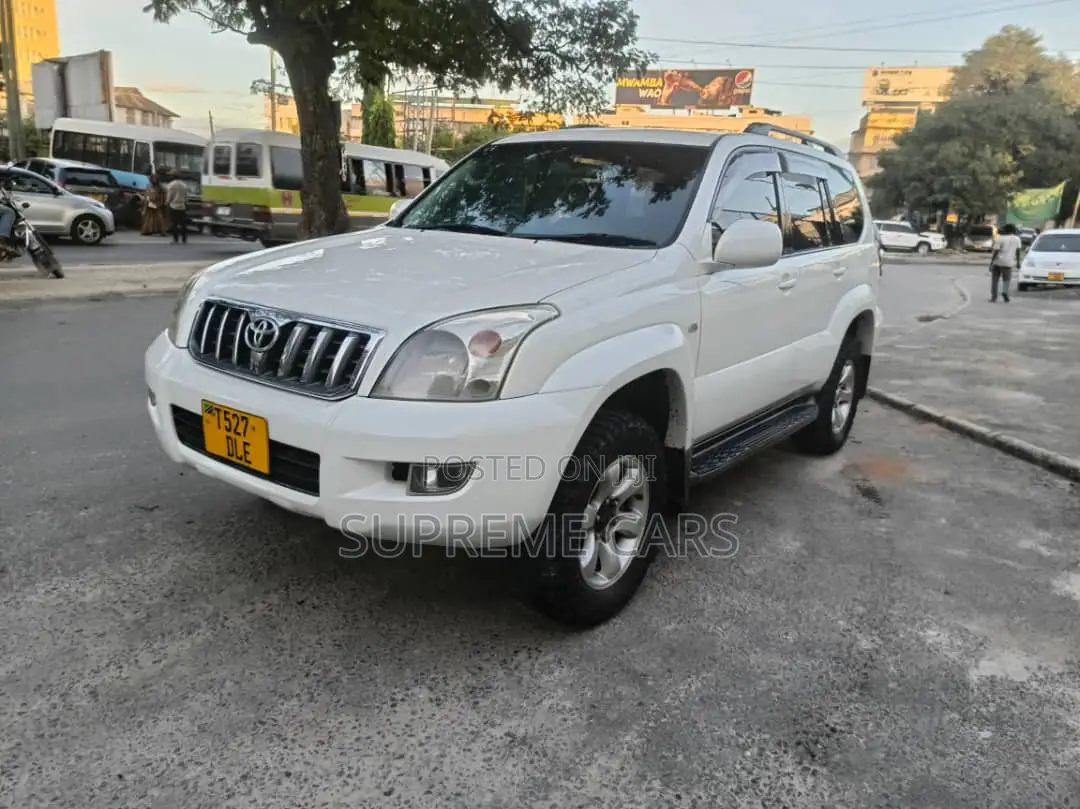 Toyota Land Cruiser Prado 2006 White