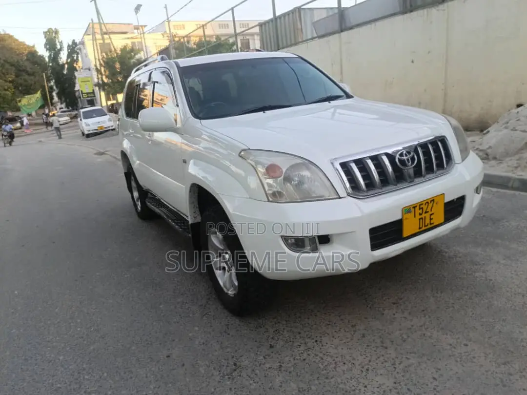 Toyota Land Cruiser Prado 2006 White