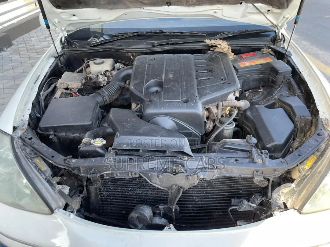 Toyota Land Cruiser Prado 2006 White