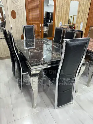 Dining Table Mable
