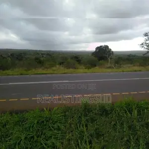 Handeni: Highway Front 2.25 Acres Land Inauzwa - Tanga