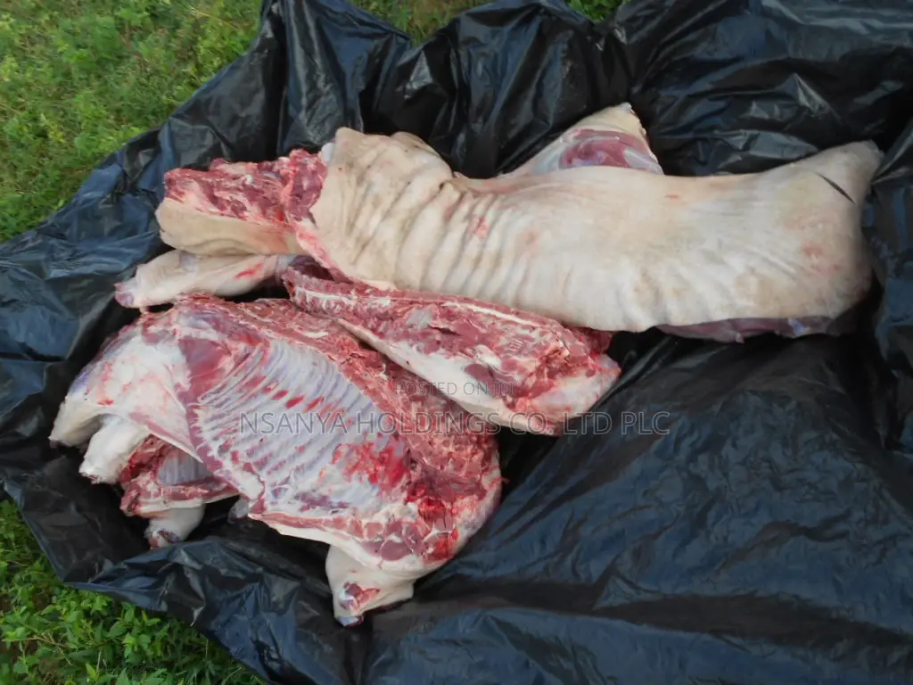 Tunauza Nyama Ya Nguruwe Ya Kawaida Kg 1 TSHS 15,000/=