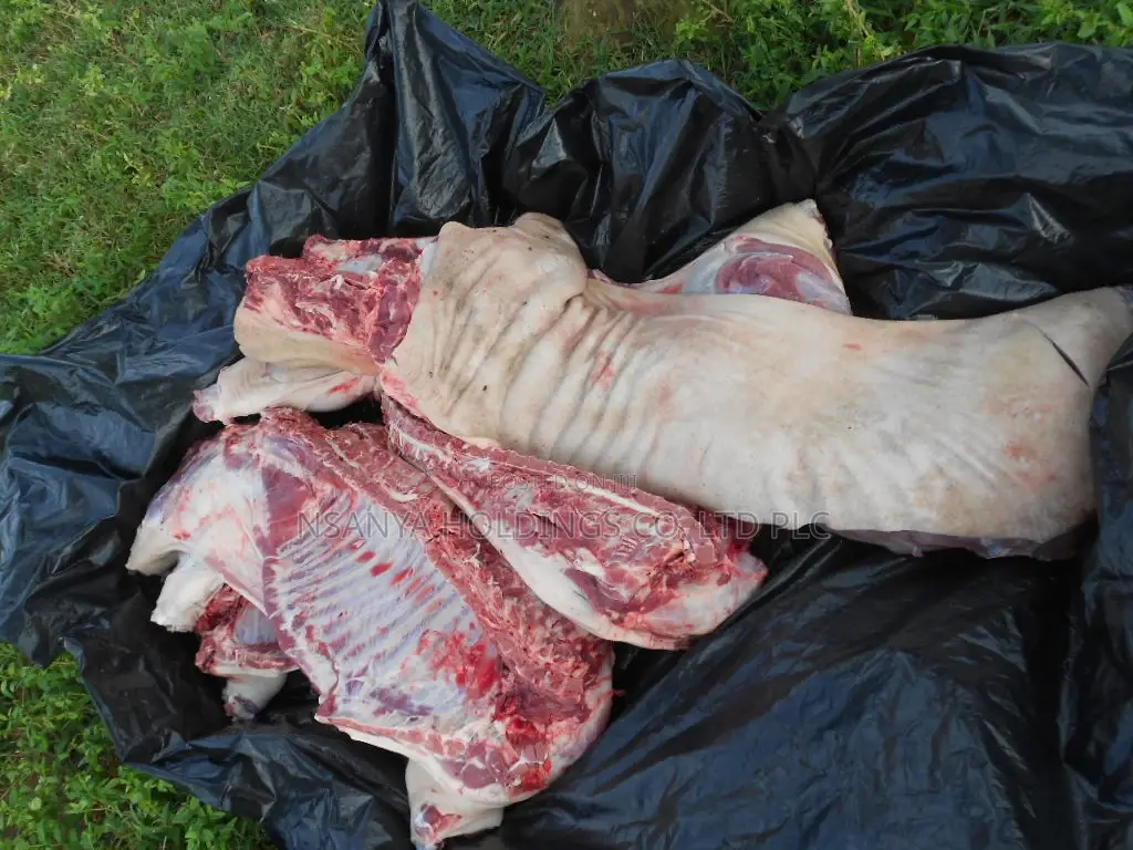 Tunauza Nyama Ya Nguruwe Ya Kawaida Kg 1 TSHS 15,000/=
