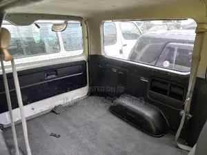 Toyota HiAce 2006 White