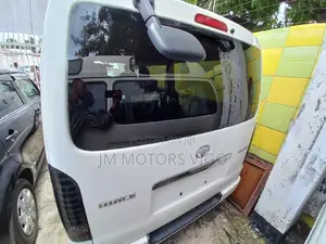 Toyota HiAce 2006 White