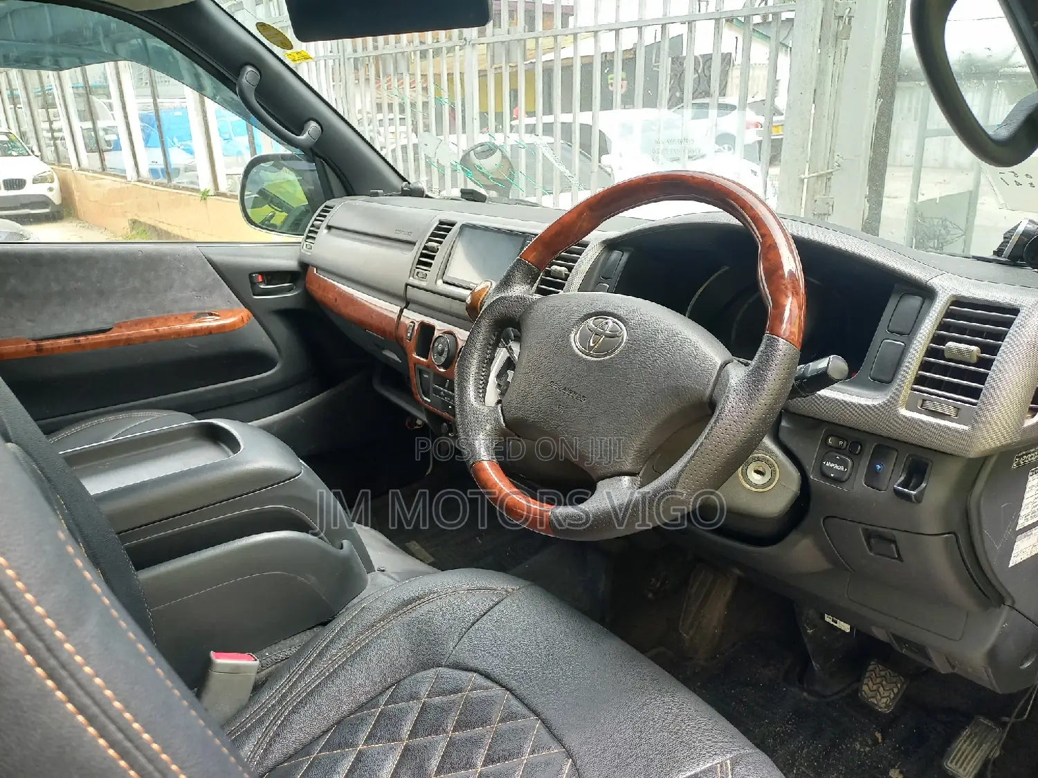 Toyota HiAce 2006 White