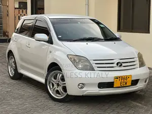 Toyota IST 2006 White