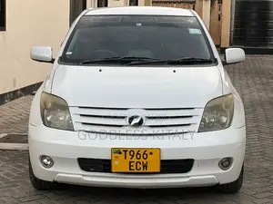 Toyota IST 2006 White