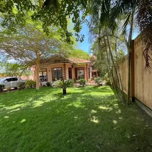 5bdrm House in Salasala, Kinondoni for sale