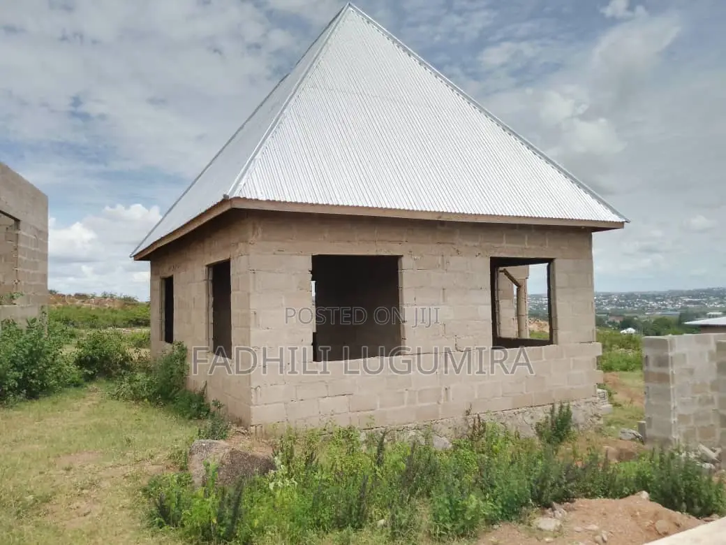 3bdrm House in Kanyama, Nyamongoro for sale