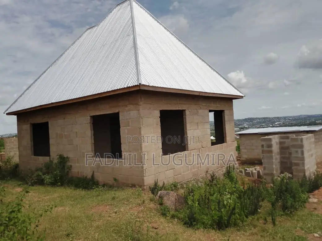 3bdrm House in Kanyama, Nyamongoro for sale