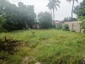 Land With SQM 800 for Sale