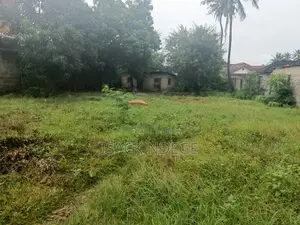 Land With SQM 800 for Sale