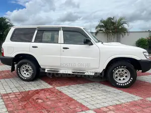 Nissan Patrol 2002 White