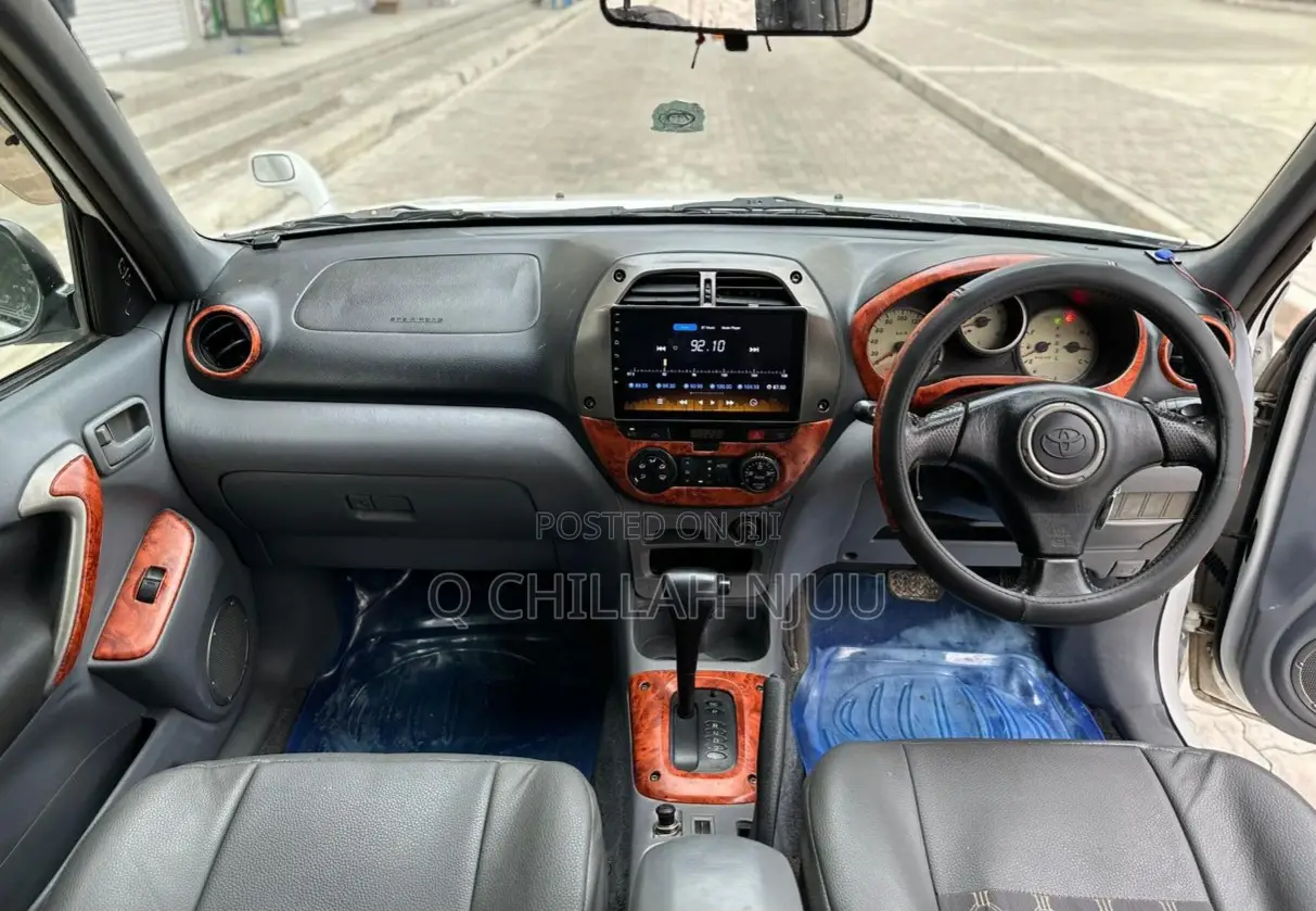 Toyota RAV4 2005 White