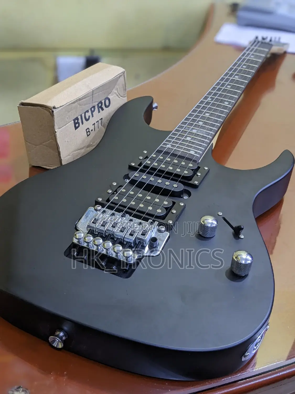 Ibanez Solo Guitar