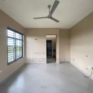 8bdrm Apartment in Mbweni, Kinondoni for sale