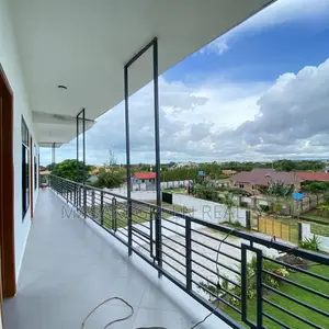 8bdrm Apartment in Mbweni, Kinondoni for sale