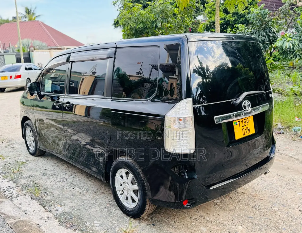 Toyota Noah 2008 Black