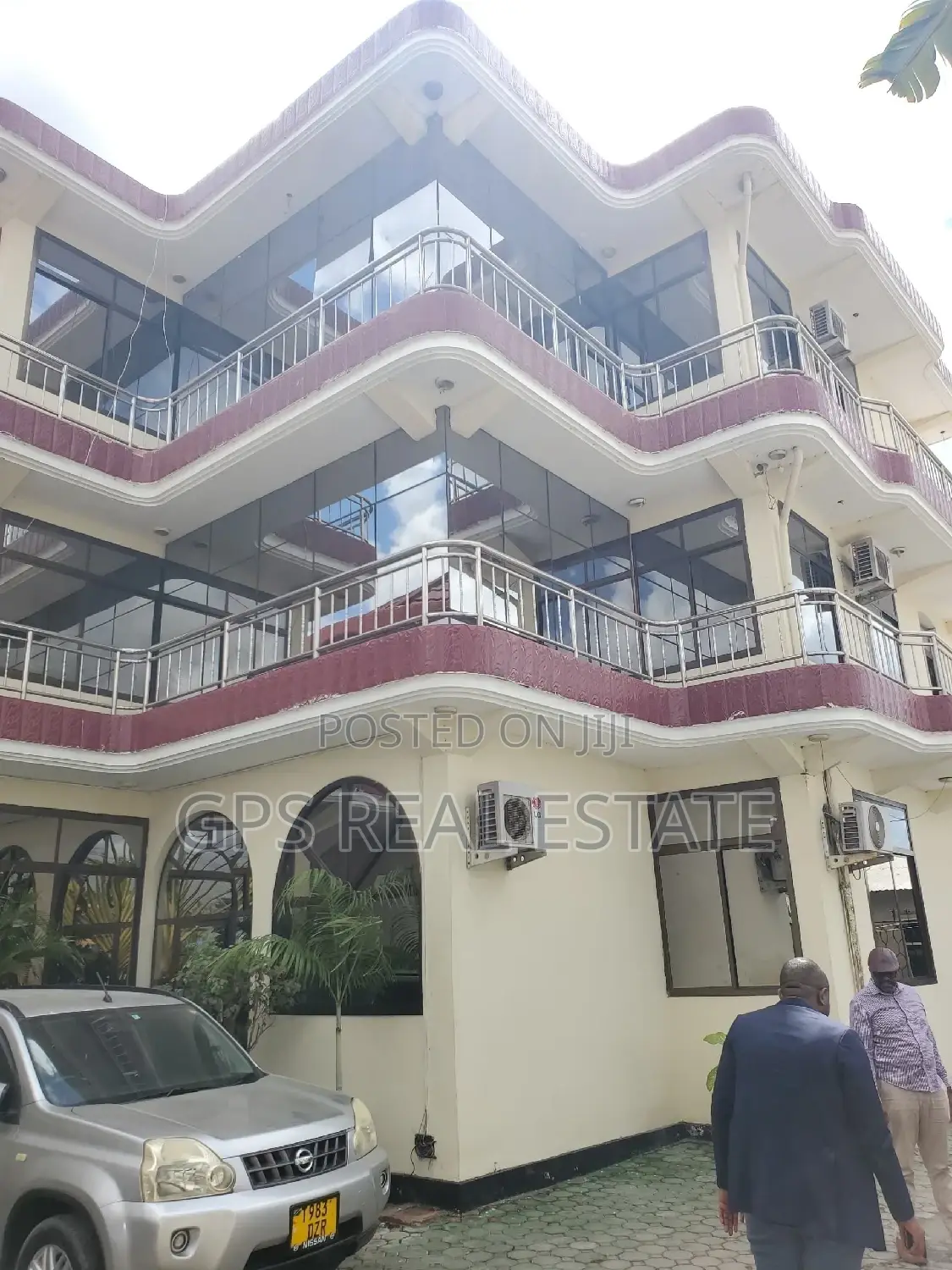 20bdrm Apartment in Kinondoni for sale