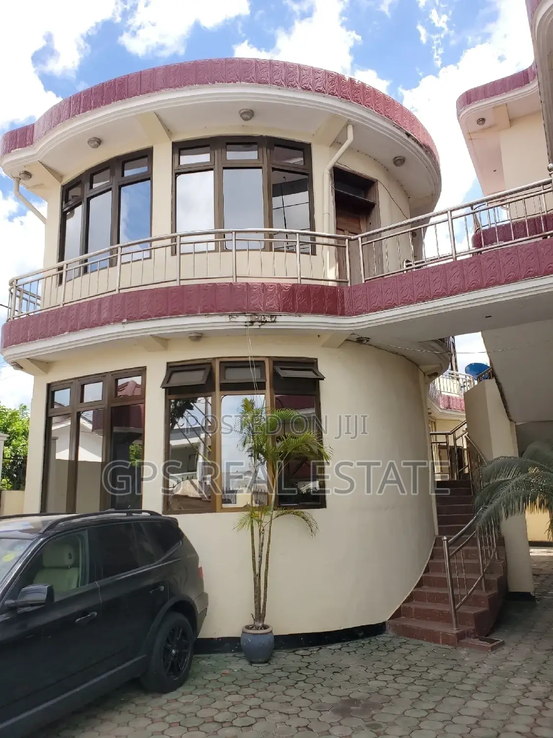 20bdrm Apartment in Kinondoni for sale
