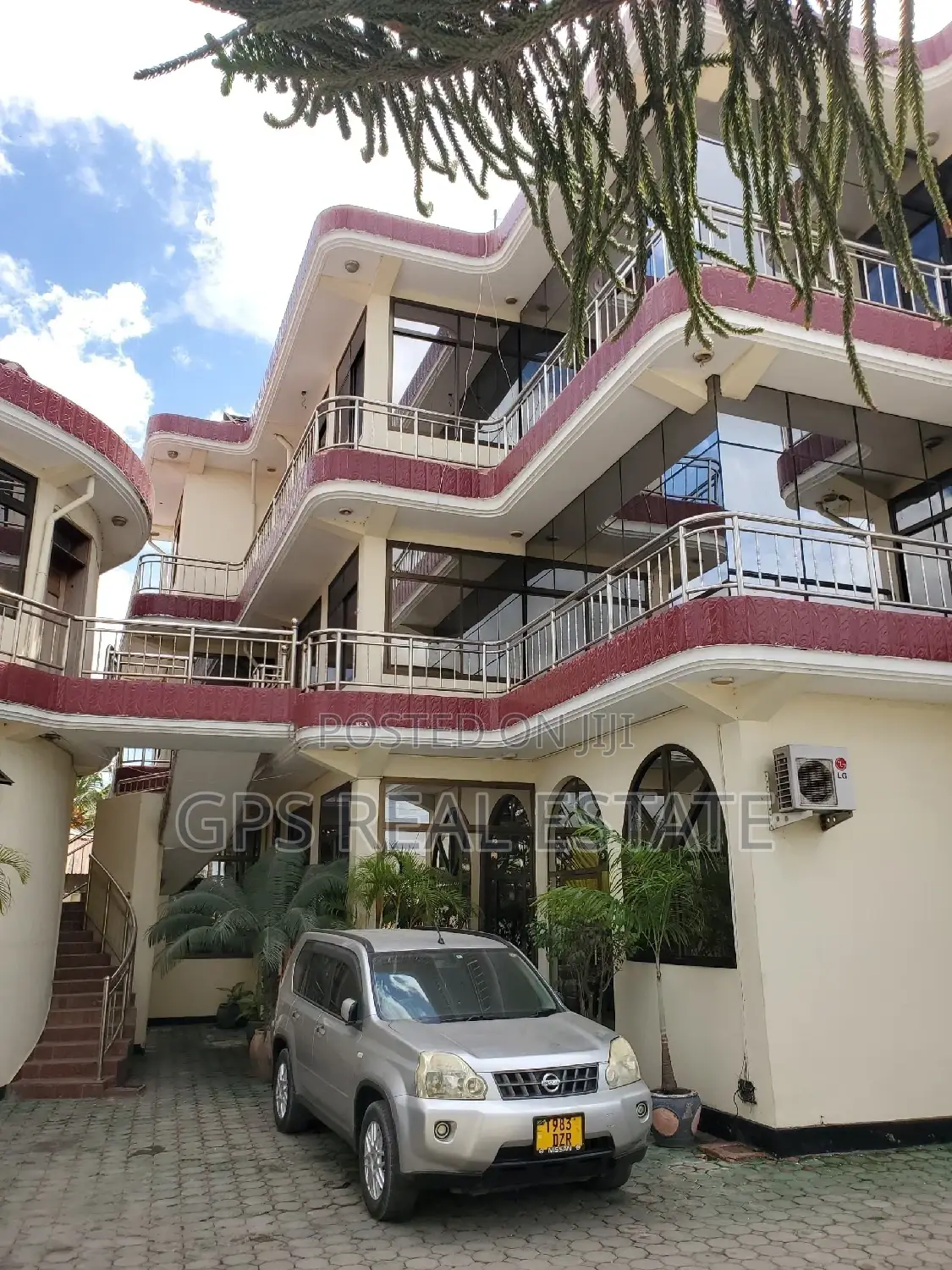 20bdrm Apartment in Kinondoni for sale