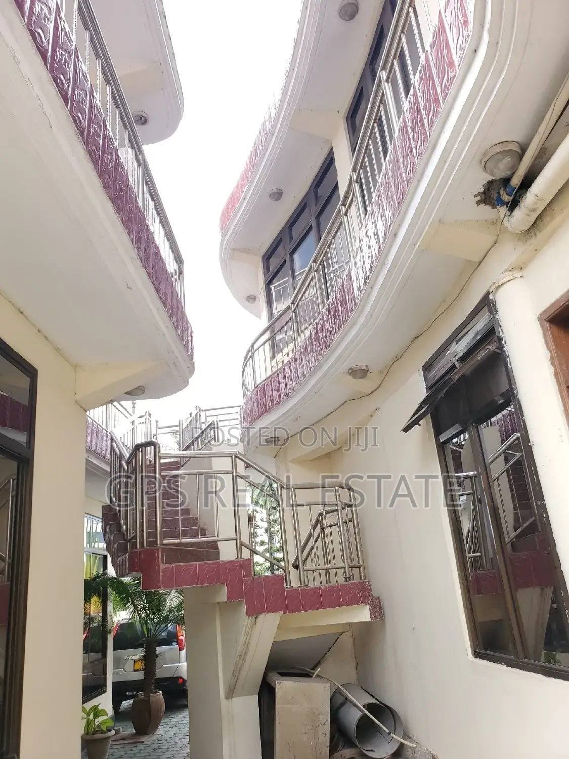 20bdrm Apartment in Kinondoni for sale