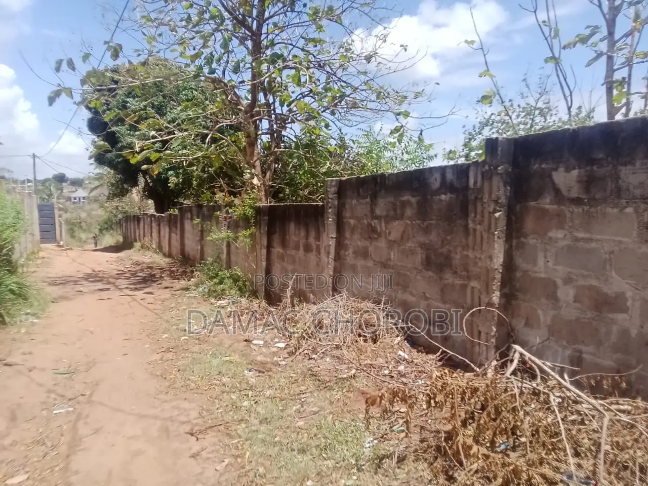 Eneo Kubwa Linauzwa Madale Dar