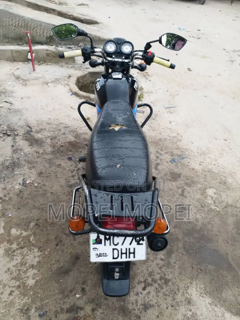 TVS HLX 125 2022 Black