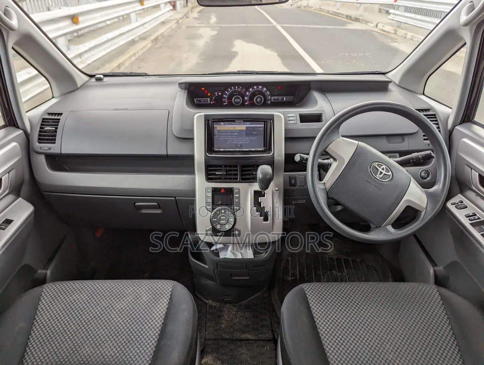 Toyota Noah 2010 Black
