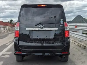 Toyota Noah 2010 Black