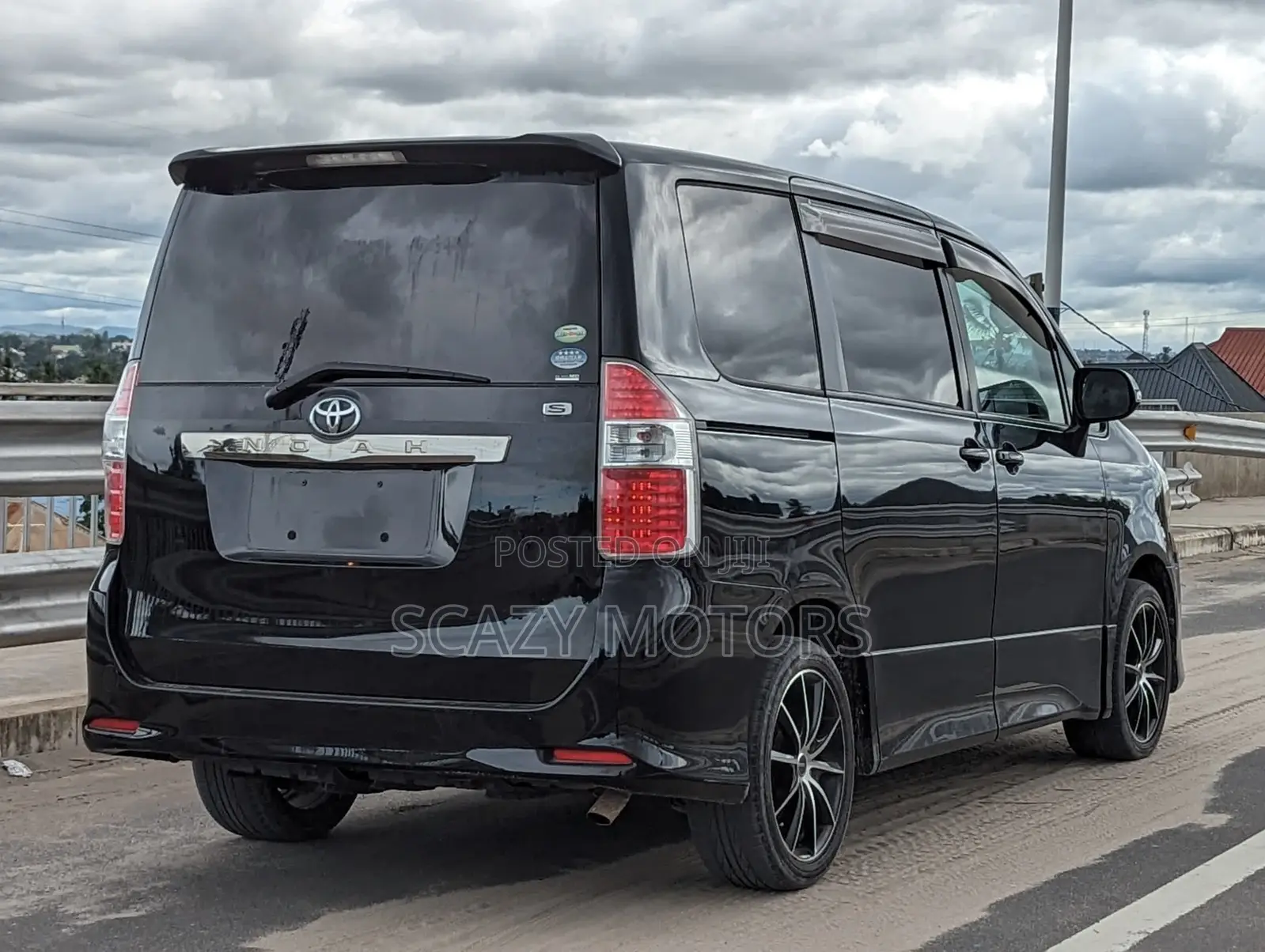 Toyota Noah 2010 Black