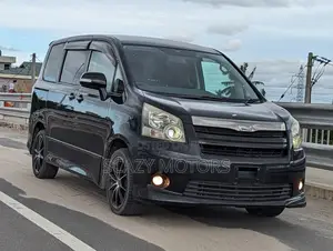 Toyota Noah 2010 Black