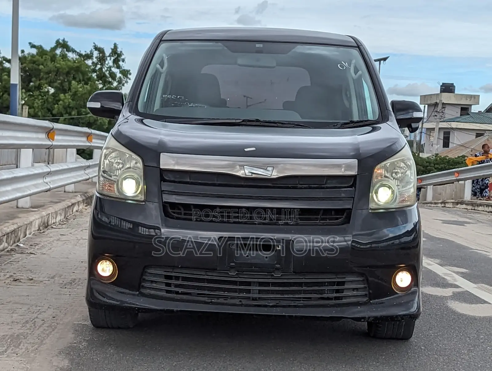 Toyota Noah 2010 Black