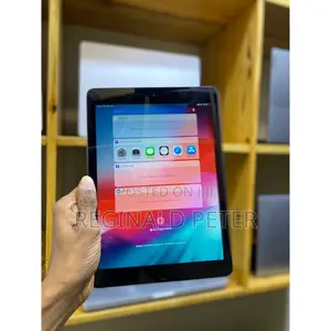 Apple iPad Air 128 GB Gray